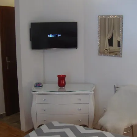 شقة Marica